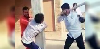 गेहूं चोरी के आरोप में युवक को खंभे से बांधकर पीटा, दहशत फैलाने के लिए किया वीडियो वायरल