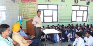 विकलांग लोगों के अधिकारों के लिए जागरूकता कैंप लगाया