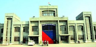 हवालाती से मोबाइल फोन बरामद हुआ है। आरोपी के खिलाफ जेल के नियमों का उल्लंघन के तहत केस दर्ज कर…