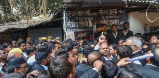 लखनऊ: वजीरगंज कोर्ट परिसर में देसी बम से हमला, कई वकील घायल