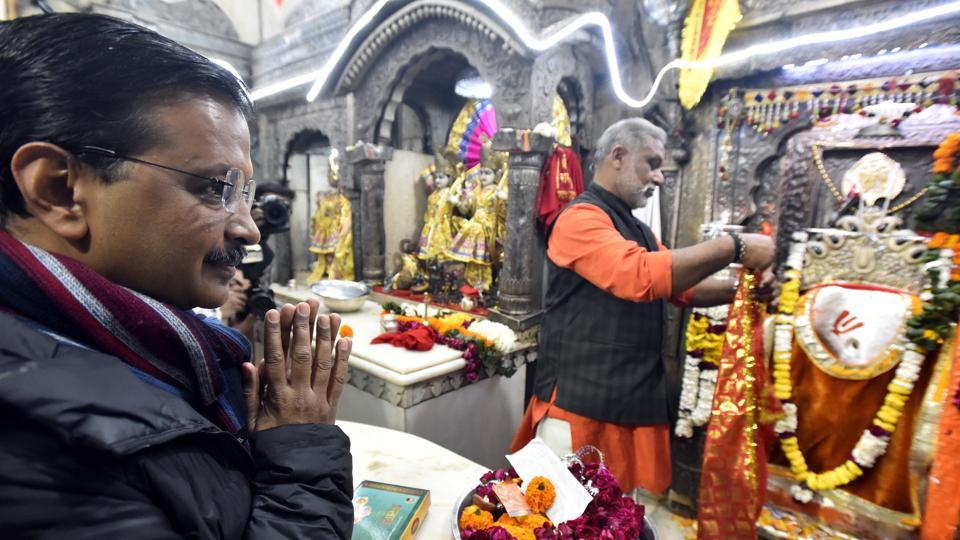 kejriwal-at-temple-on-election-eve_67348824-4a4a-11ea-a2c3-ce206a175aca