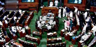 आरक्षण पर जारी हंगामे के बीच केंद्र सरकार ने रखा लोकसभा में अपना पक्ष, कांग्रेस ने किया वॉकआउट