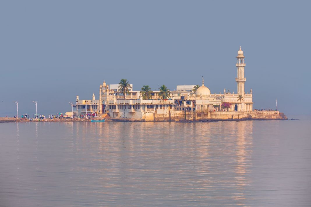 mumbai-haji-ali-dargah-150050739518-orijgp
