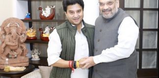 शाह-राजनाथ से मिले सिंधिया, कमलनाथ सरकार ने हटवाए स्वागत के पोस्टर