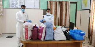 वार्ड 19 के लोगो ने तीन हजार मास्क घर पर बनाकर एस.डी.एम को सौंपे