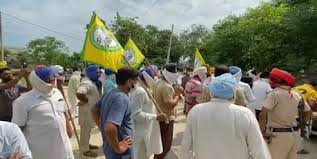 कोरोना परीक्षण करने के लिए ग्रामीणों ने स्वास्थ्य विभाग की टीम के प्रस्ताव का विरोध किया