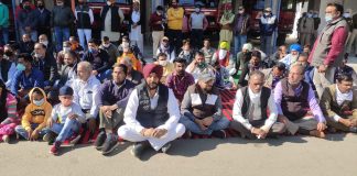 समाजसेवी संस्था थैलेसीमिया सोसायटी पर दर्ज हुए नयायज मामले को लेकर शहर की सभी समाजिक संस्थाओ ने हर प्रकार की सामाजिक गतिविधि पर रोक लगा दी