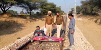 माल गाड़ी के नीचे व्यक्ति की आत्महत्या