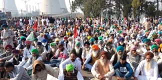भारत बंद दौरान बठिंडा में किसानों ने किया घन्ईया चौंक जाम