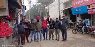 रूपचंद रोड को ना बनाए जाने को लेकर दुकानदारों ने दी रोड जाम करने की चेतावनी