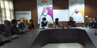 सडक़ों पर दुर्घटनाओं का कारण बन रहे बेसहारा पशुओं को हटाने और घटनाओं को रोकने के लिए बरनाला पुलिस ने संभाली कमान।
