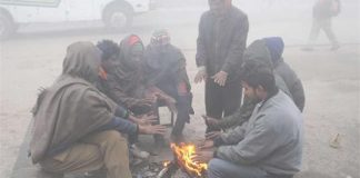 कड़ाके की ठंड पहाड़ी इलाकों में बर्फबारी रहेगी जारी
