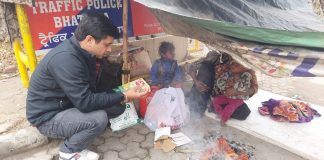 सोसाइटी द्रारा जरूरतमंद परिवार को राशन उपलब्द करवा गया