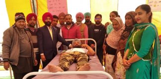 पोते के जन्मदिन की ख़ुशी में ख़ूनदान कैंप लगाया