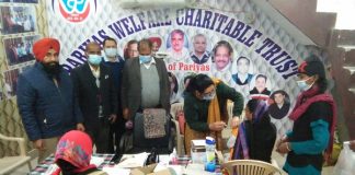 कोरोना का टीका लगवाने के लिए लोगों को किया जागरूक