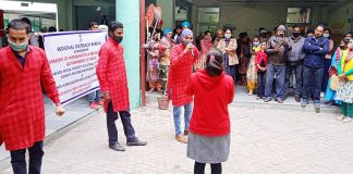कोरोना से बचाव सम्बन्धित नुक्कड़ नाटक करवाए