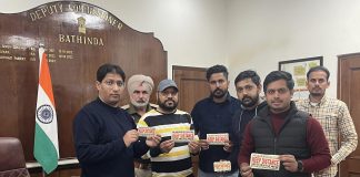 संस्था ने वाहनो पर रिफ्लेक्ट लगााने का अभियान शुरू किया।