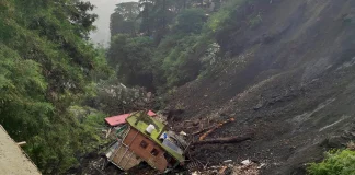 हिमाचल में 2 जगह बादल फटे, एक की मौत, पंजाब के स्कूलों में 26 तक छुट्टी