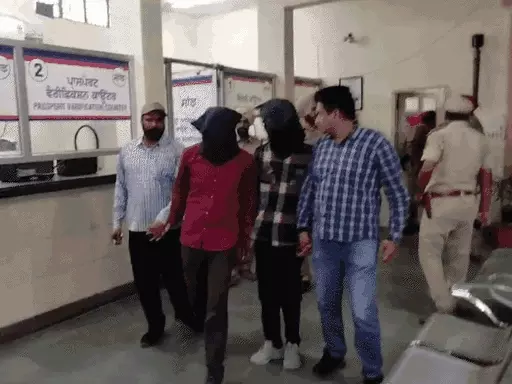 गोल्ड तस्कर गैंग – दुबई से यात्रियों के जरिए सोने की पेस्ट मंगाते, बदले में देते थे पैसे